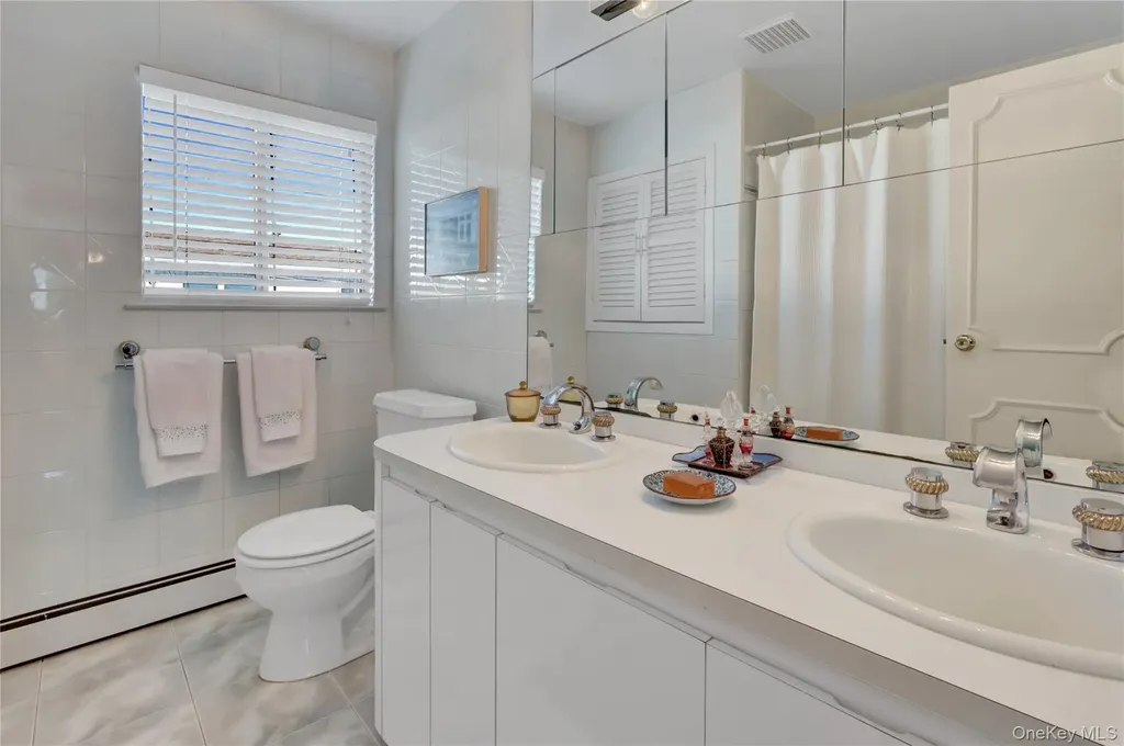 1993 Lowell Lane Merrick NY 11566