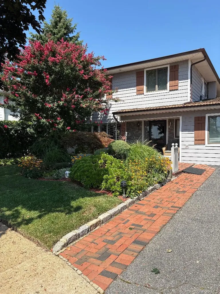 1993 Lowell Lane Merrick NY 11566