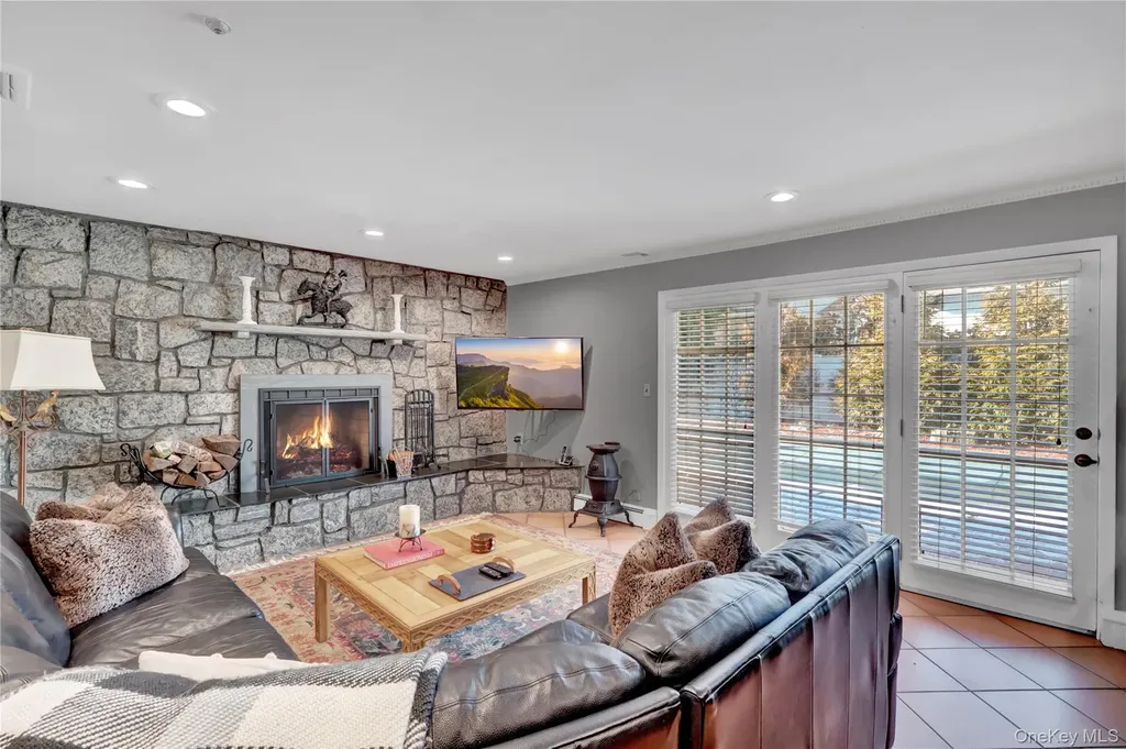 1993 Lowell Lane Merrick NY 11566