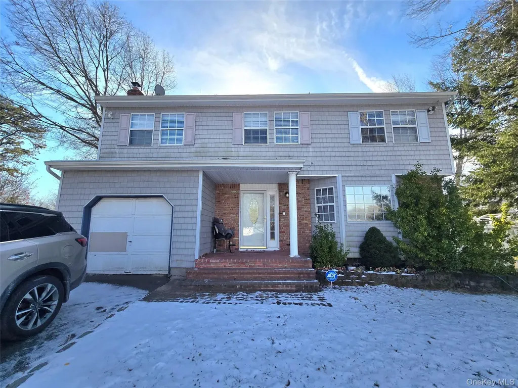 70 Breston Drive E Shirley NY 11967