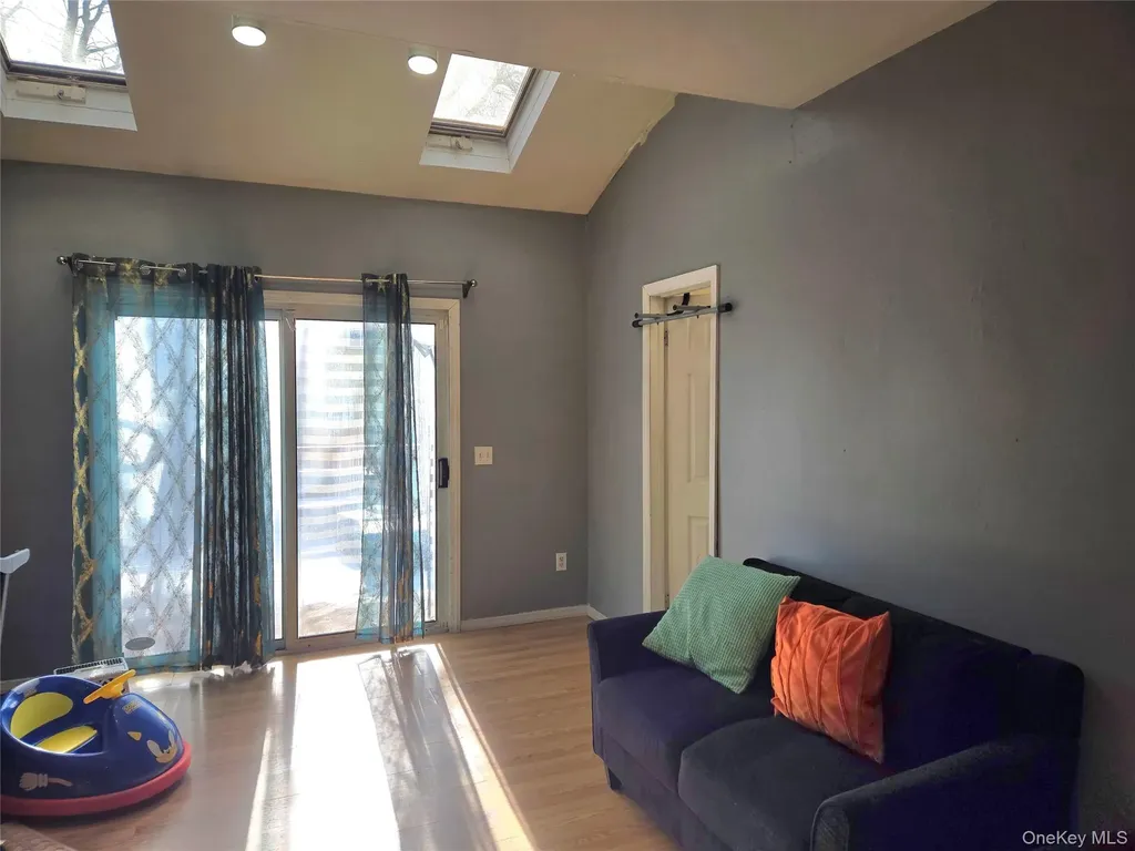 70 Breston Drive E Shirley NY 11967