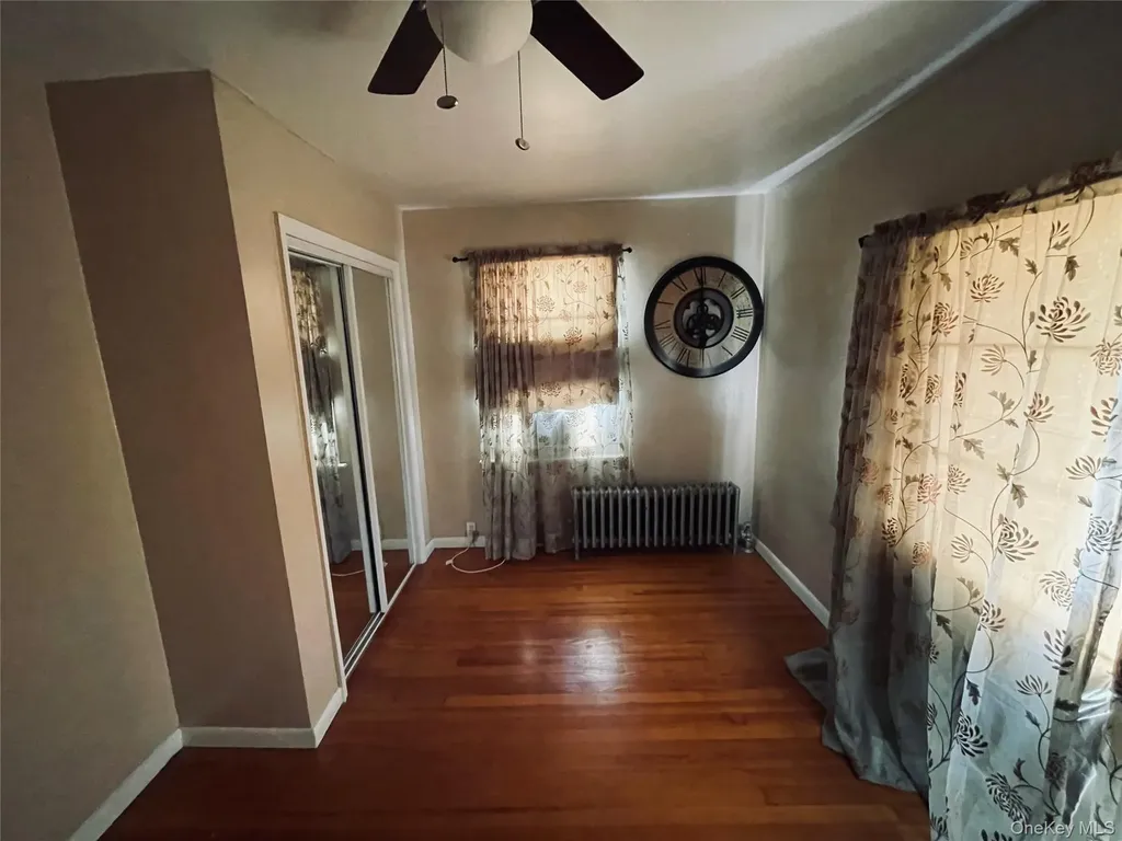 276 Benson Avenue Elmont NY 11003