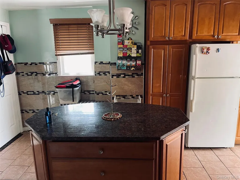276 Benson Avenue Elmont NY 11003