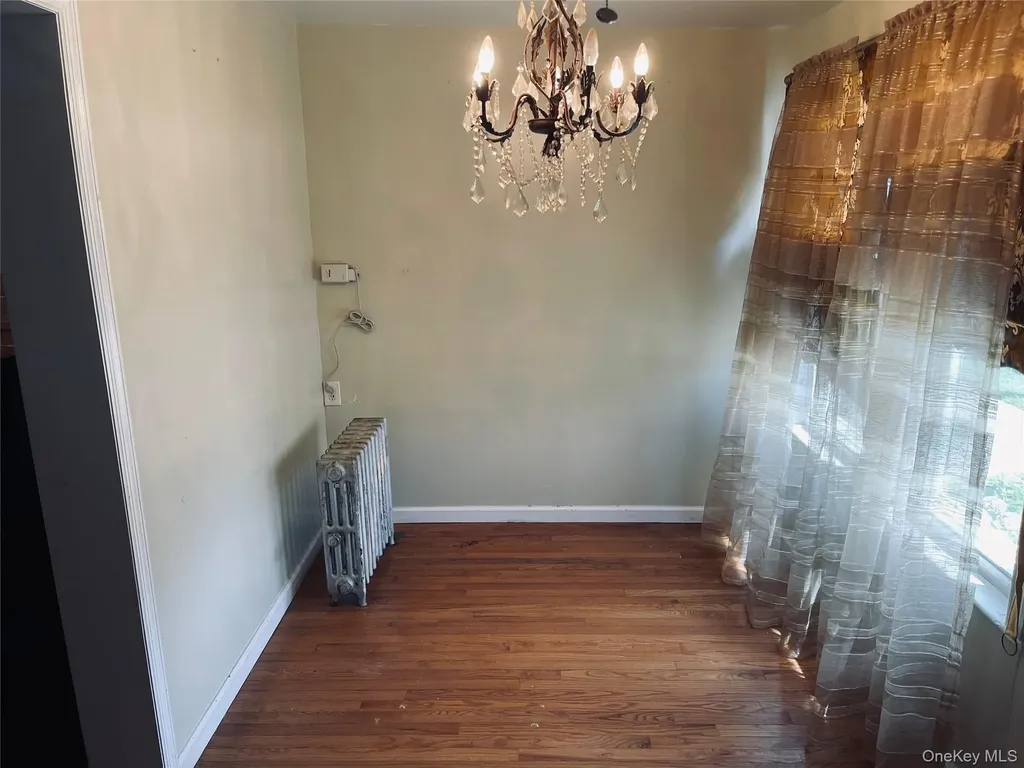 276 Benson Avenue Elmont NY 11003