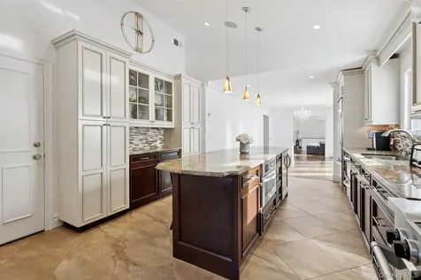 10 Foxwood Lane Thornwood NY 10594