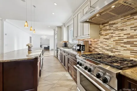10 Foxwood Lane Thornwood NY 10594