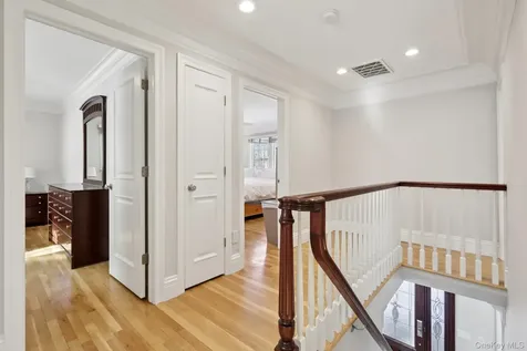 10 Foxwood Lane Thornwood NY 10594