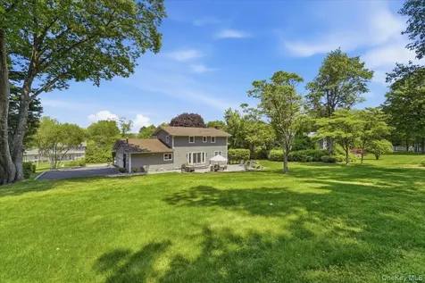 10 Foxwood Lane Thornwood NY 10594