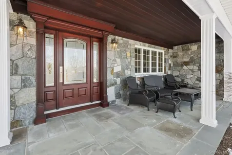 10 Foxwood Lane Thornwood NY 10594