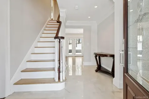 10 Foxwood Lane Thornwood NY 10594