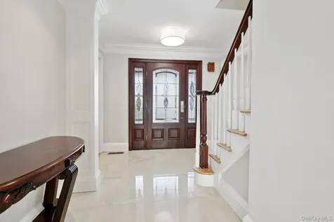10 Foxwood Lane Thornwood NY 10594