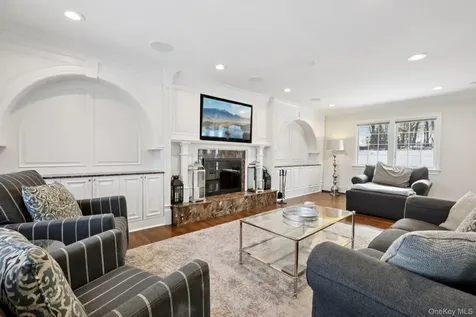 10 Foxwood Lane Thornwood NY 10594
