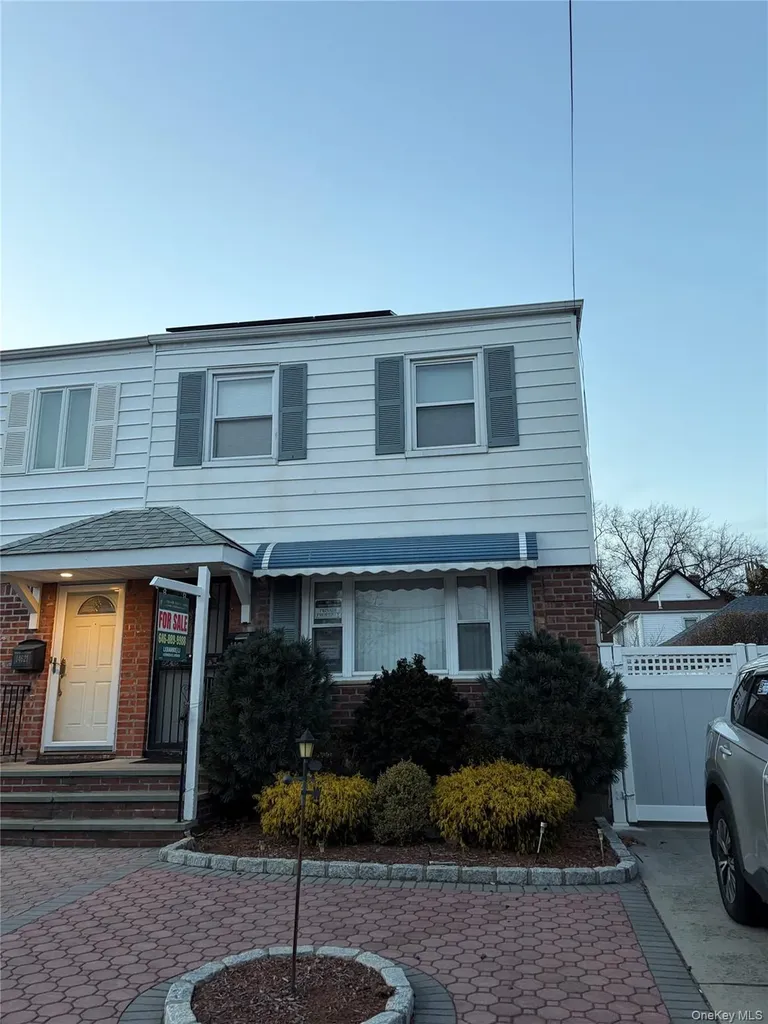 146-23 Laburnum Avenue Flushing NY 11355