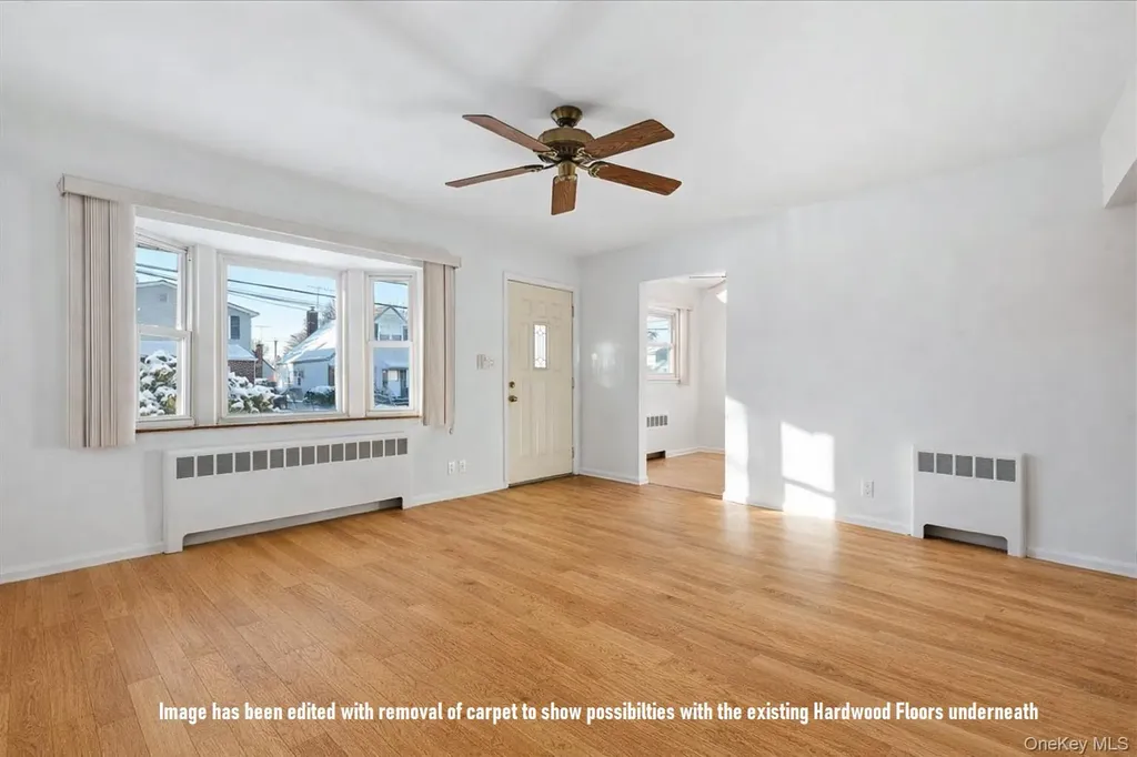 537 8th Avenue New Hyde Park NY 11040