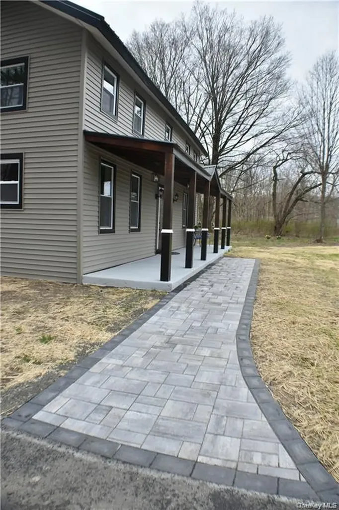 7065 Route 209 Kerhonkson NY 12446
