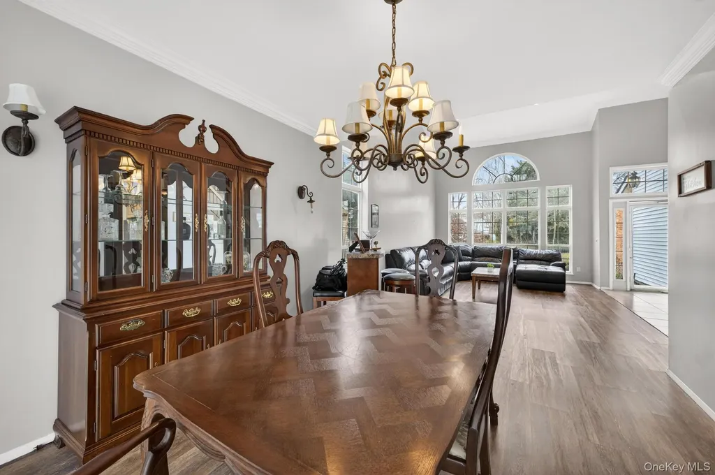 27 Hamlet Drive Commack NY 11725