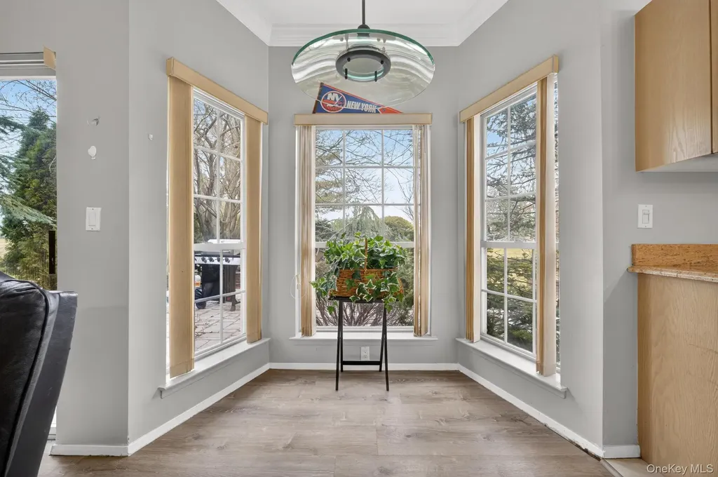 27 Hamlet Drive Commack NY 11725