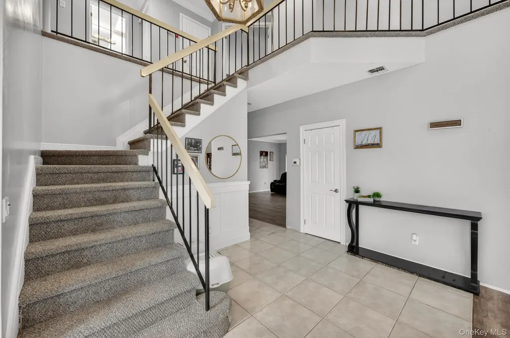 27 Hamlet Drive Commack NY 11725