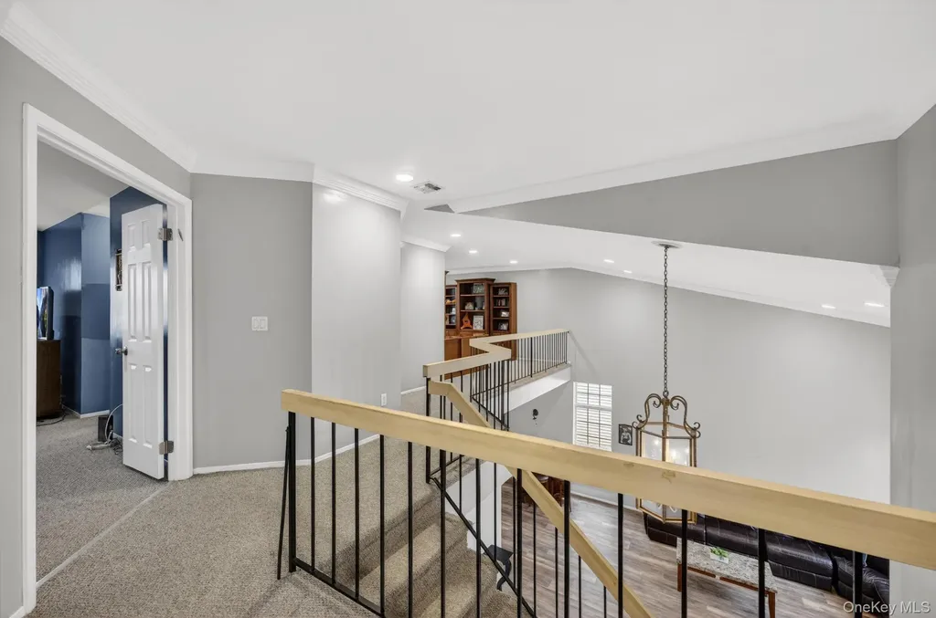 27 Hamlet Drive Commack NY 11725