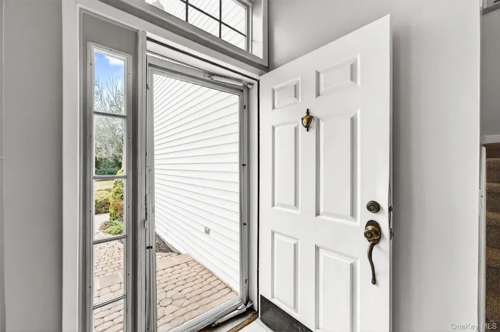27 Hamlet Drive Commack NY 11725
