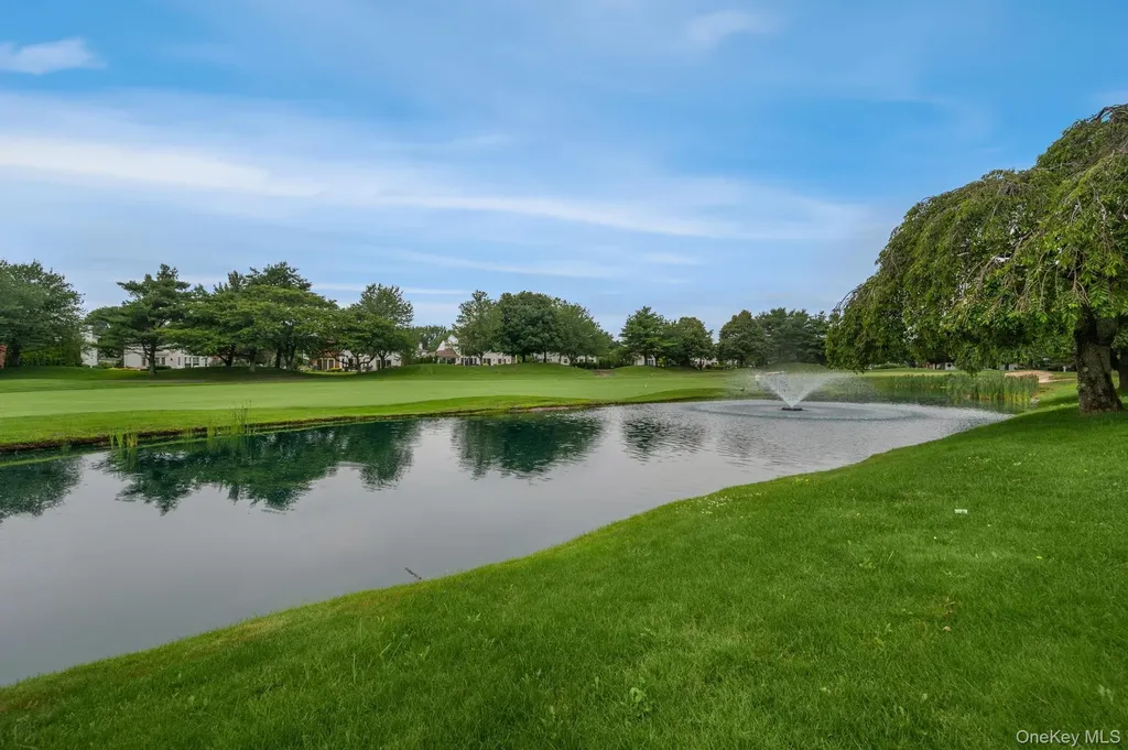 27 Hamlet Drive Commack NY 11725