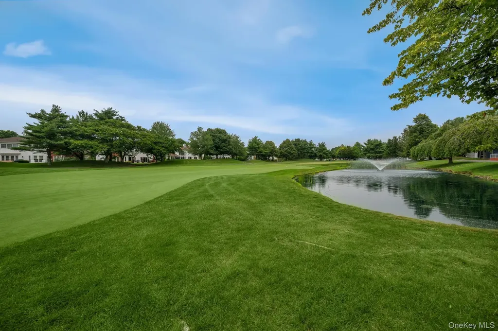 27 Hamlet Drive Commack NY 11725