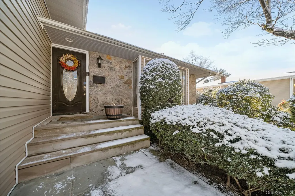 98 Birchwood Park Drive Jericho NY 11753