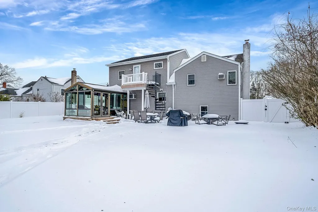 132 Gladstone Avenue West Islip NY 11795
