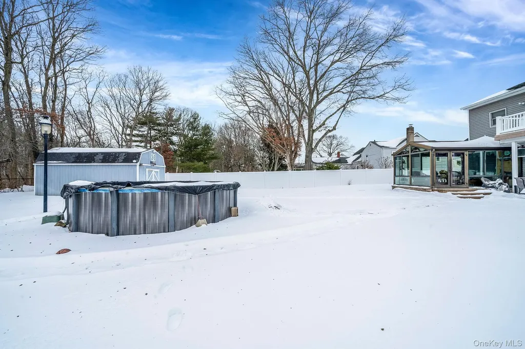 132 Gladstone Avenue West Islip NY 11795