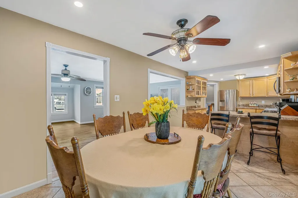 132 Gladstone Avenue West Islip NY 11795
