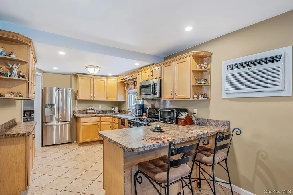 132 Gladstone Avenue West Islip NY 11795