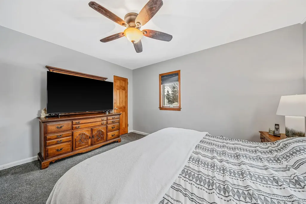 132 Gladstone Avenue West Islip NY 11795