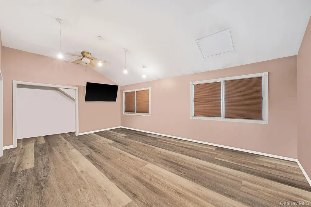 132 Gladstone Avenue West Islip NY 11795