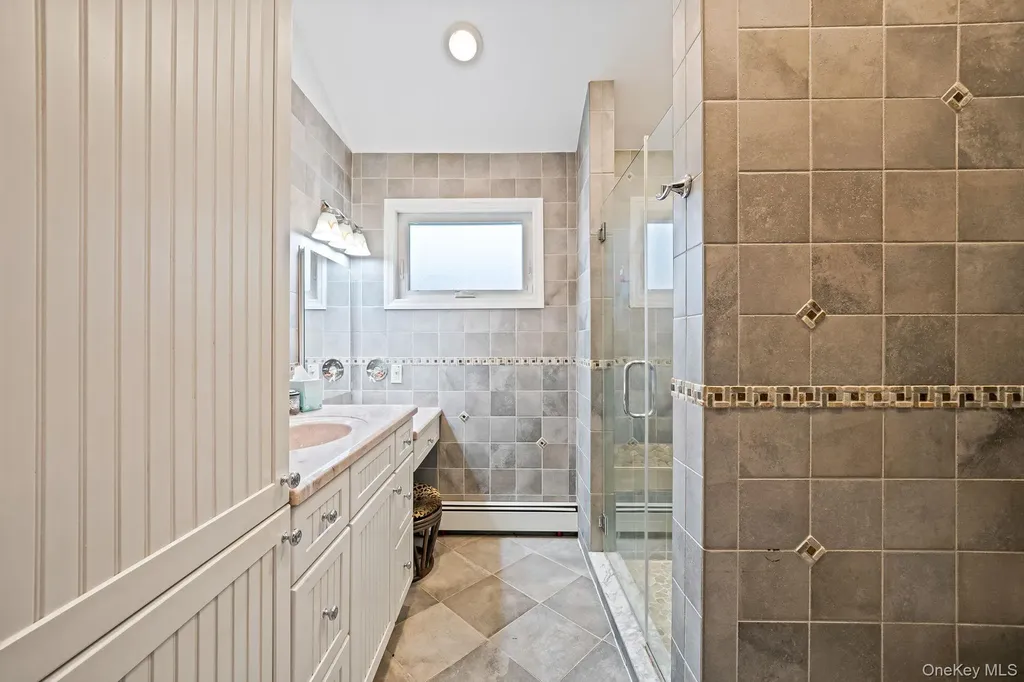 132 Gladstone Avenue West Islip NY 11795