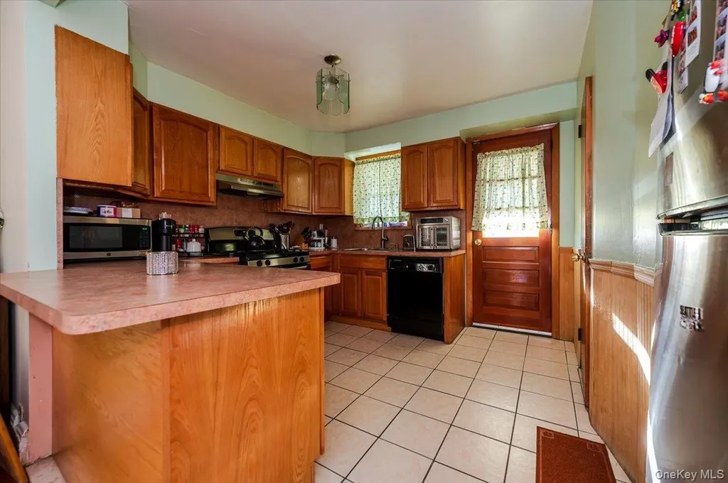 1917 Haight Avenue Bronx NY 10461