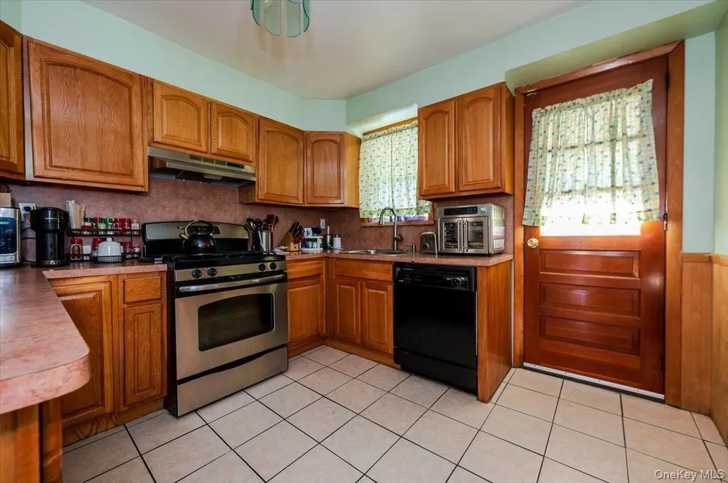 1917 Haight Avenue Bronx NY 10461