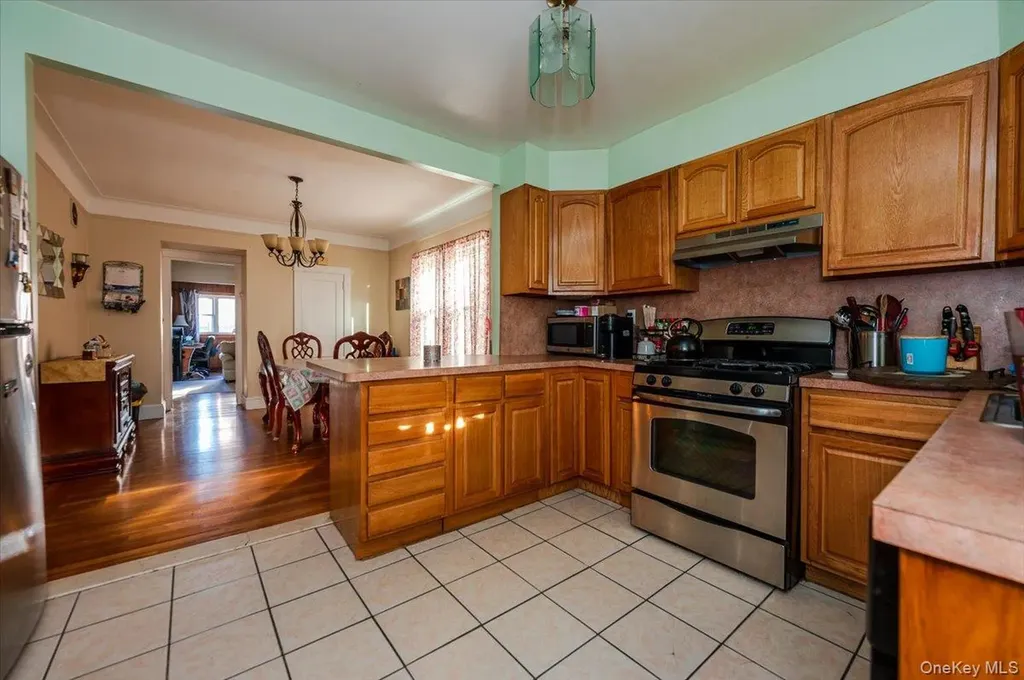 1917 Haight Avenue Bronx NY 10461