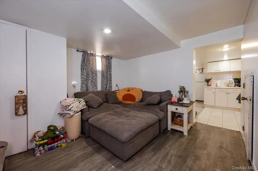 1917 Haight Avenue Bronx NY 10461