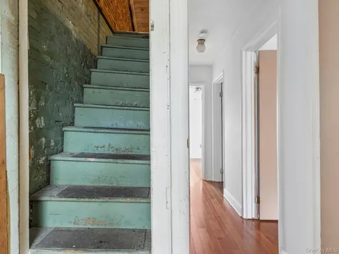 27 Brick Row Street Athens NY 12015