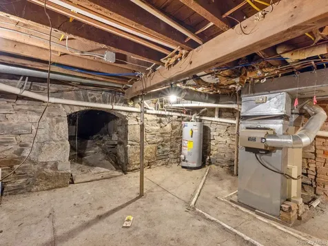 27 Brick Row Street Athens NY 12015