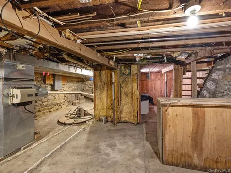 27 Brick Row Street Athens NY 12015