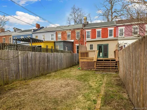 27 Brick Row Street Athens NY 12015