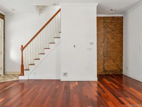 27 Brick Row Street Athens NY 12015