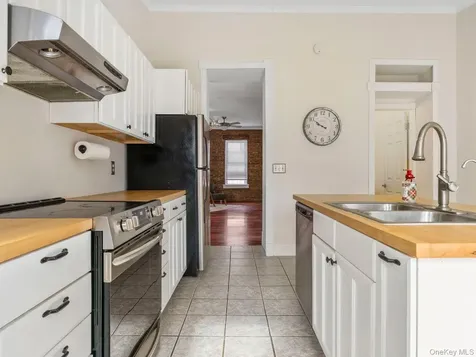 27 Brick Row Street Athens NY 12015