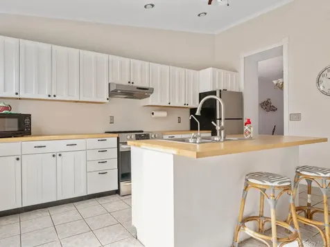 27 Brick Row Street Athens NY 12015