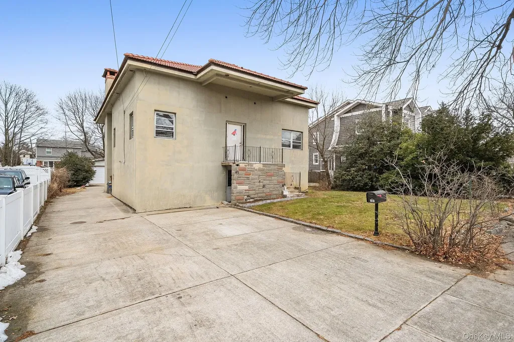 181 Walnut Street Lynbrook NY 11563
