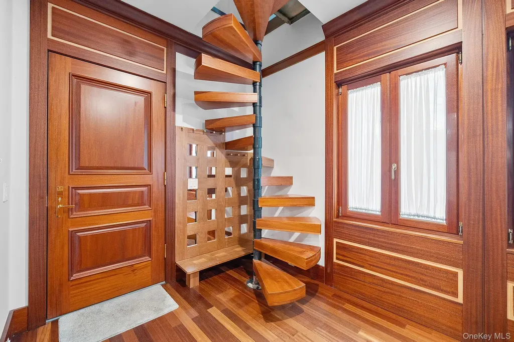 181 Walnut Street Lynbrook NY 11563