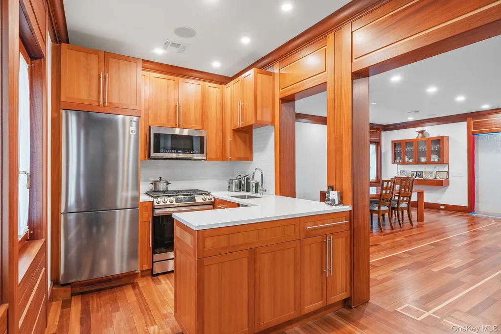 181 Walnut Street Lynbrook NY 11563