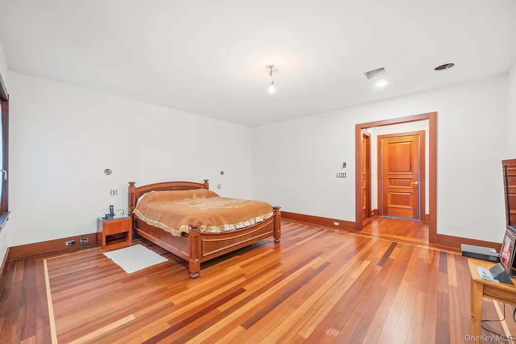 181 Walnut Street Lynbrook NY 11563