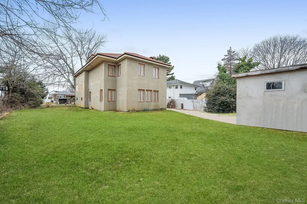 181 Walnut Street Lynbrook NY 11563